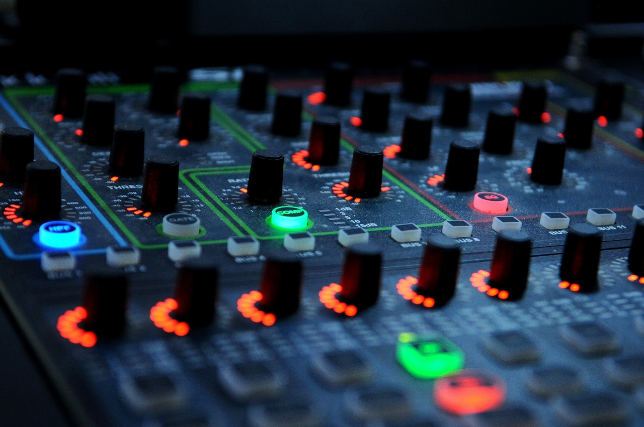 最新混音DJ，引領音樂潮流的新領軍者風采展示